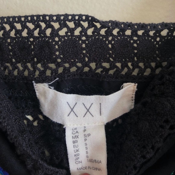 Size S, Forever 21, Floral Cropped Tank - Picture 3 of 4